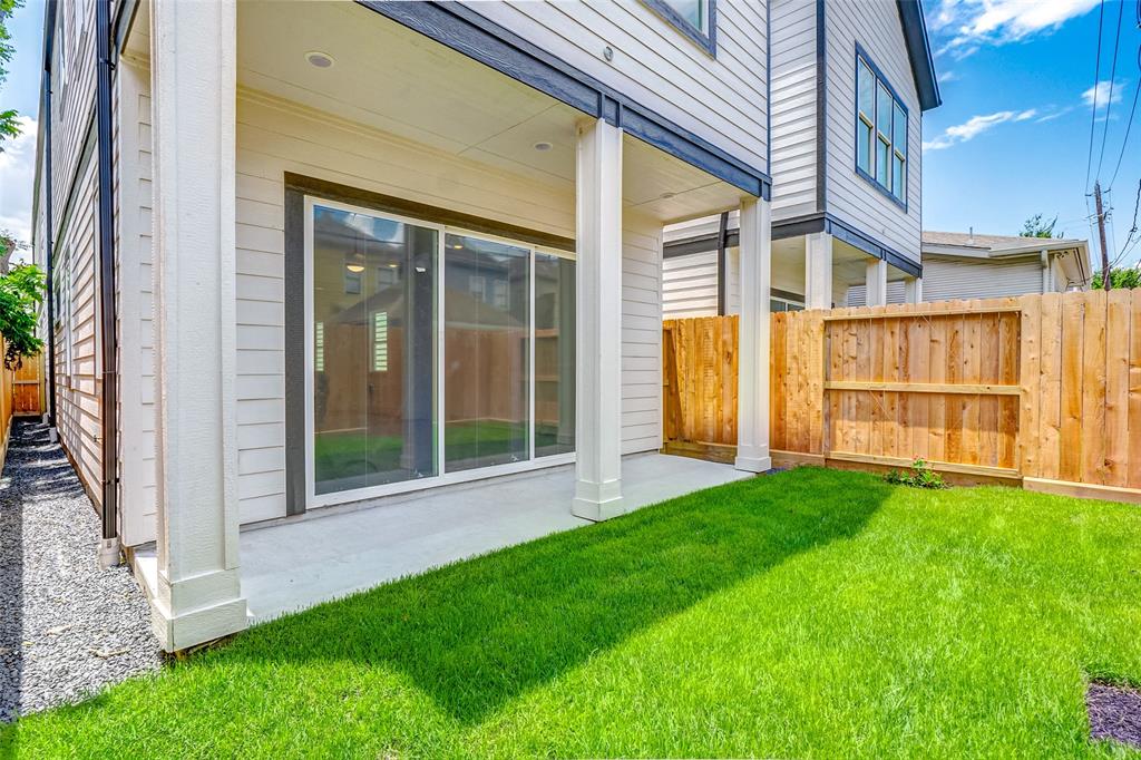 Covered patio - backyard